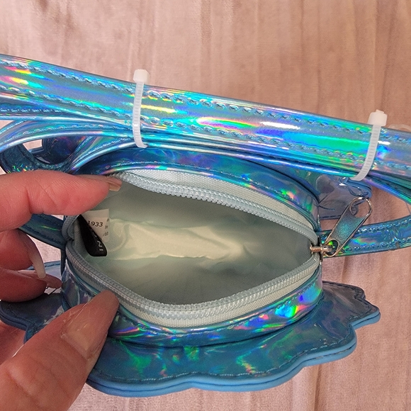 Nordstrom Holographic Shell Kids Bag - Picture 3 of 4